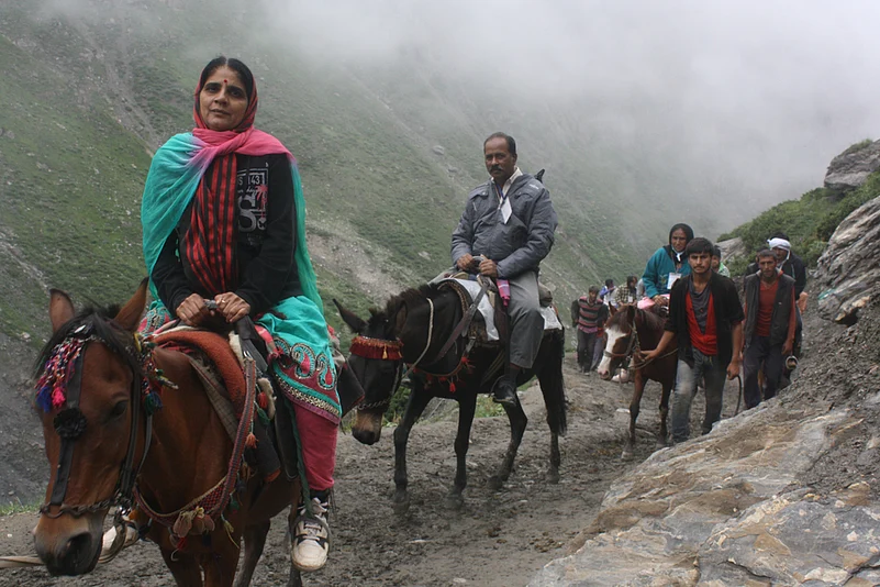 Pilgrims on the route from Pahalgam to the holy Amarnath cave in Kashmir